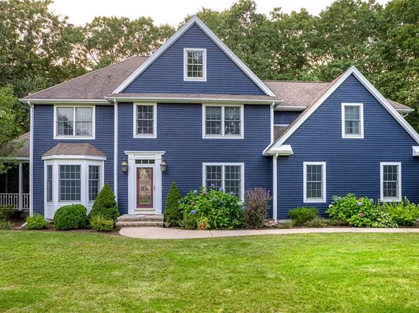 12 Jasons Grant Dr, Cumberland, RI 02864