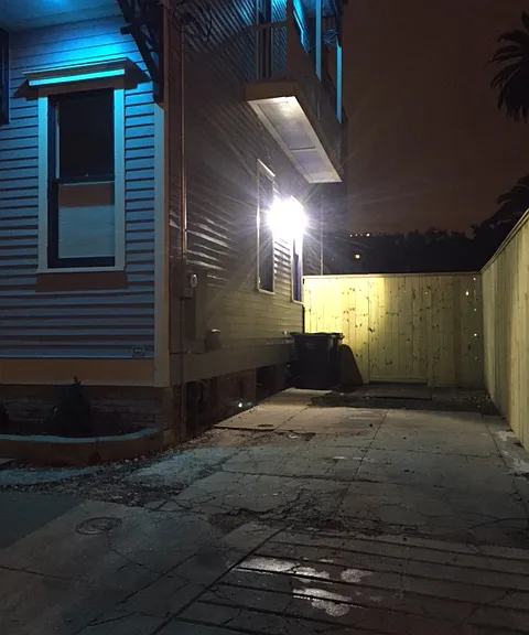 2124 Baronne St — Photo 25