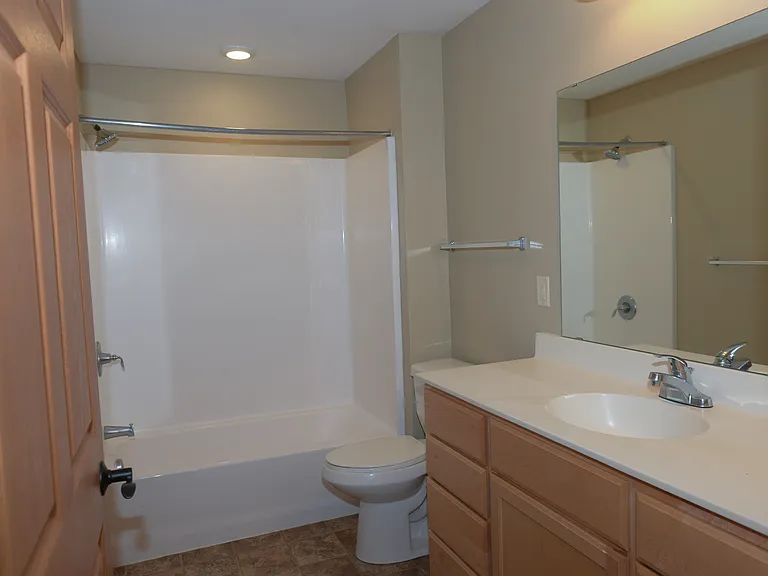 Bottineau Ridge Apartments — Photo 31