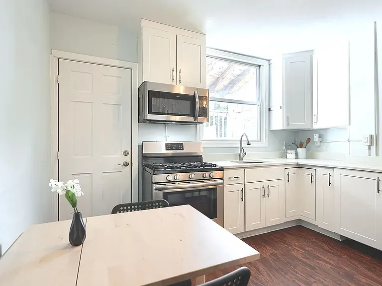 321 S Fagley St — Photo 4