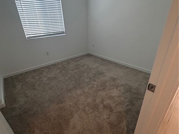 4th image of 1108 Tomcat Ave