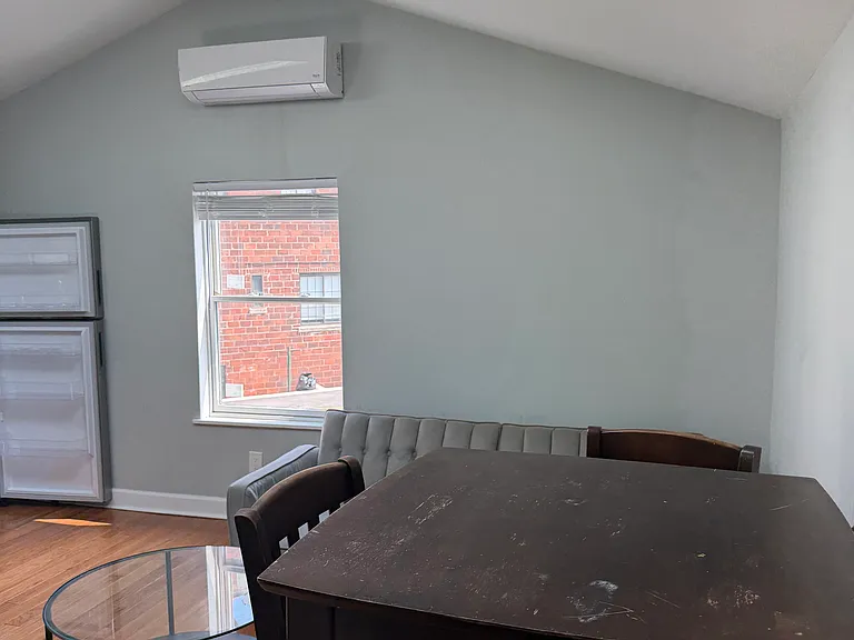 552 3rd St #15 — Photo 7