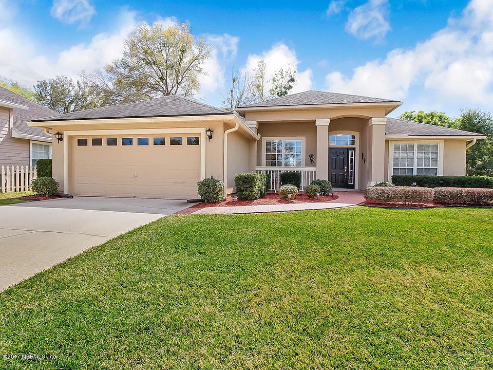 1st image of 3985 Lake Crest Ter