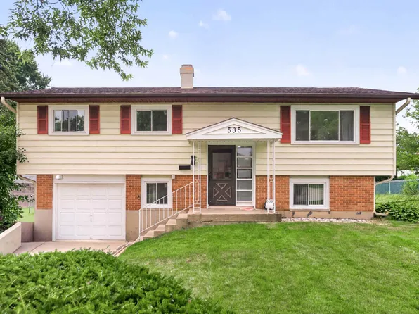 535 Edgemont Ln, Hoffman Estates, IL 60169