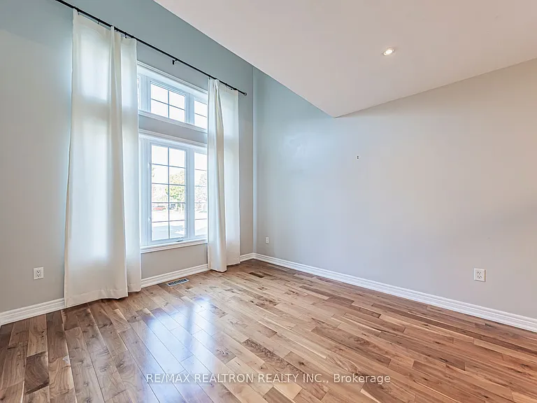 44 Moynahan Cres #MAIN — Photo 13