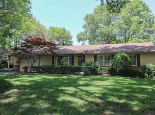 6910 W 69th Ter, Overland Park, KS 66204