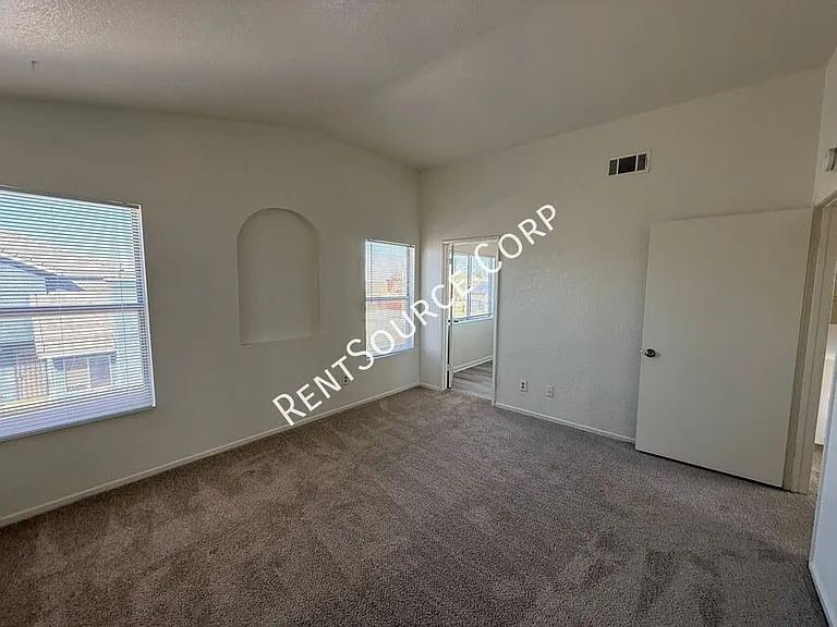 3559 E Avenue R14 — Photo 20
