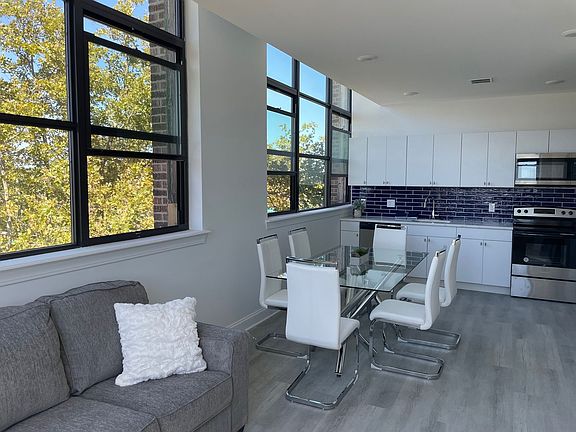 3rd image of 1600 W Hunting Park Ave #309