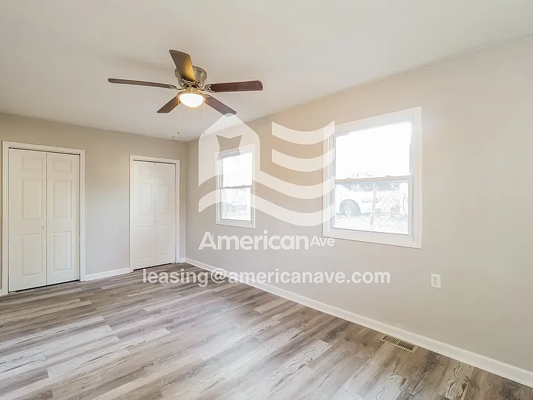 977685_011_wm_-_bedroom_13310427.jpg