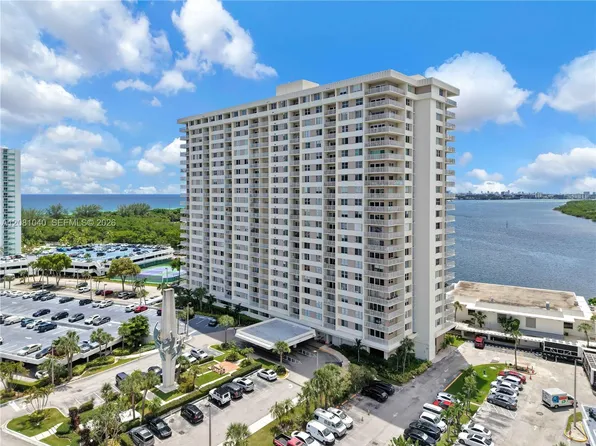 300 Bayview Dr APT 211, Sunny Isles Beach, FL 33160