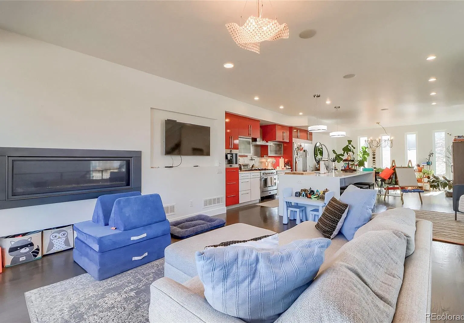 3 bed, 3.5 bath, 2297 sqft, $5,250 — Photo 4