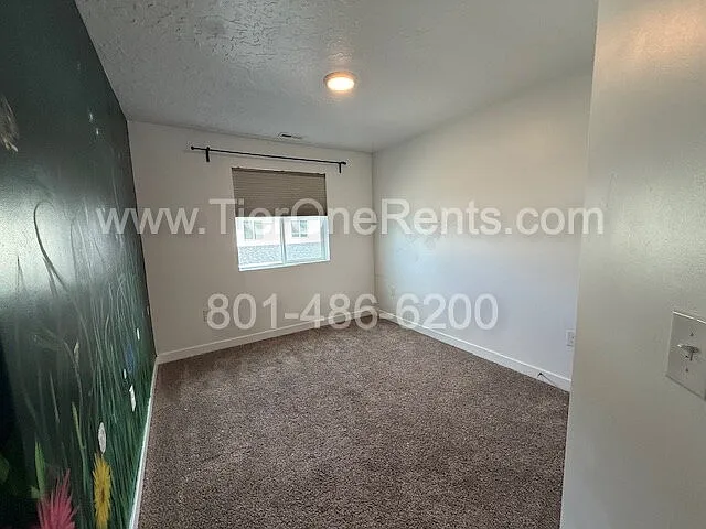 936 E Hercules Ct — Photo 8