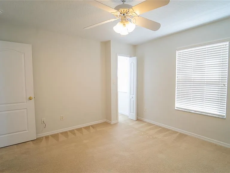 2264 Hillshire Dr — Photo 16