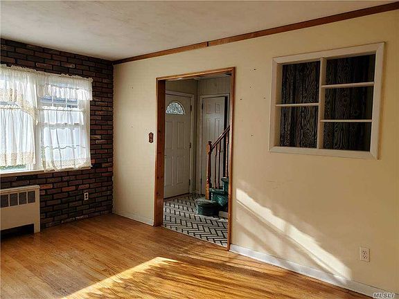 5th image of 27 Vermont St