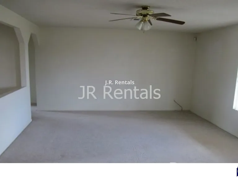 4607 Lloyd Dr — Photo 25