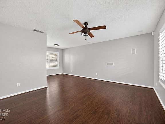 5th image of 10036 Vanguard Dr