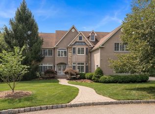 8 Jagger Ct, West Orange, NJ 07052