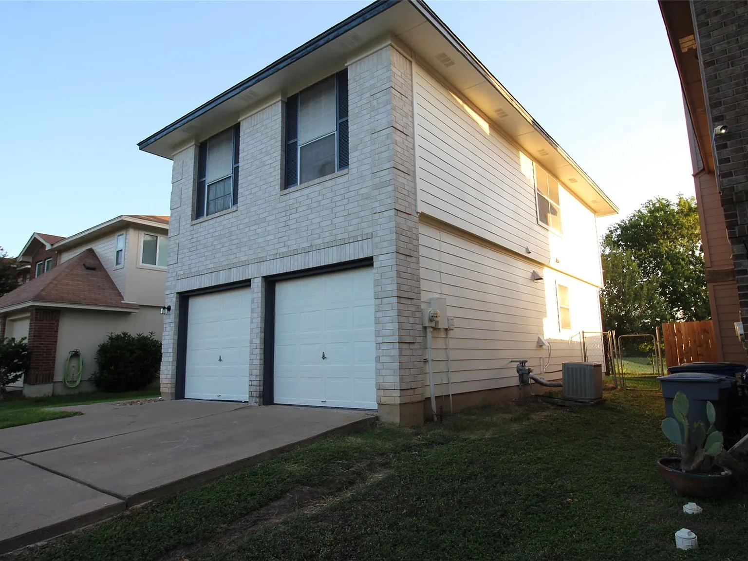 3 bed, 2.5 bath, 1504 sqft, $1,995 — Photo 2