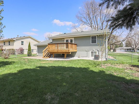 4th image of 122 Charles Dr