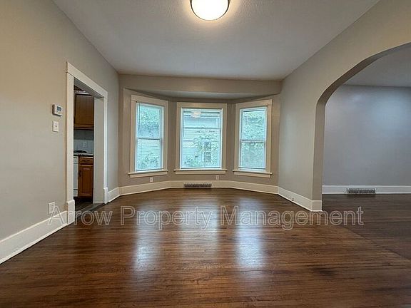 3rd image of 1901 Sumner St