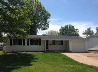 960 5th Plz, Florissant, MO