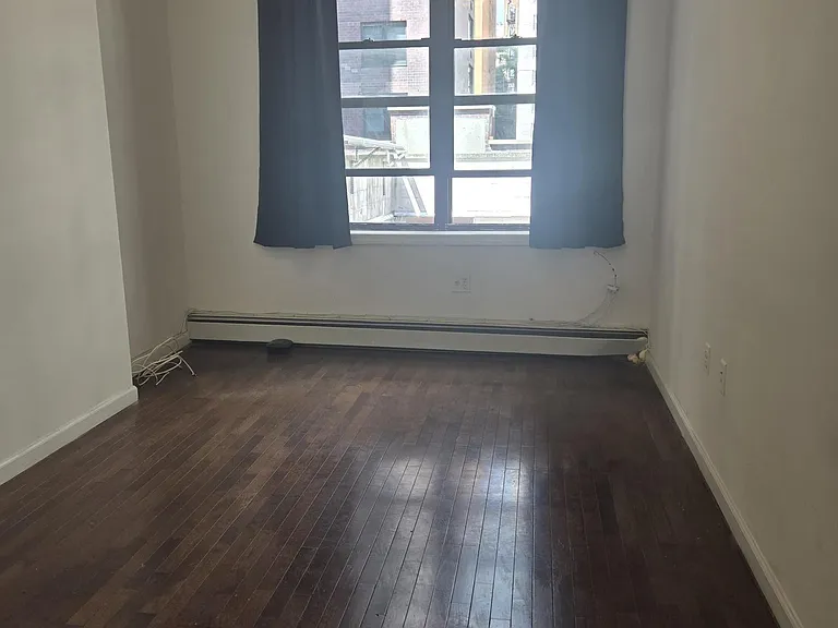 155 E 33rd St #3R — Photo 2