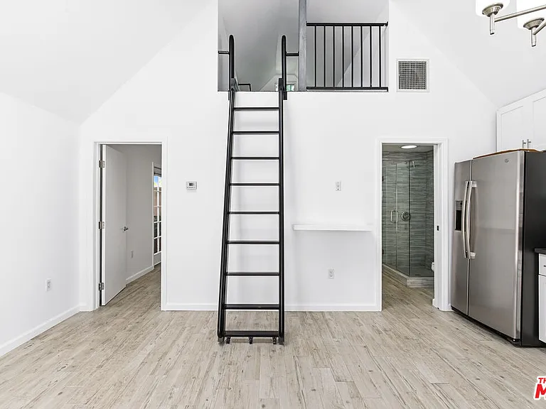 8424 W 4th St — Photo 9
