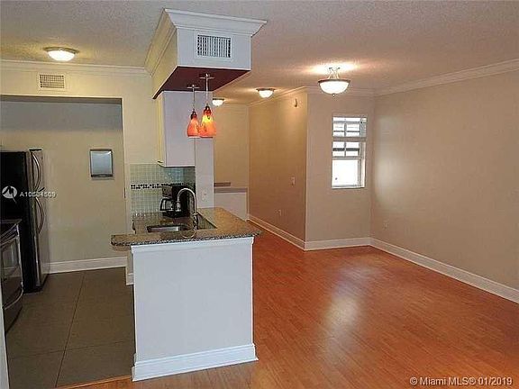 2nd image of 2463 Centergate Dr