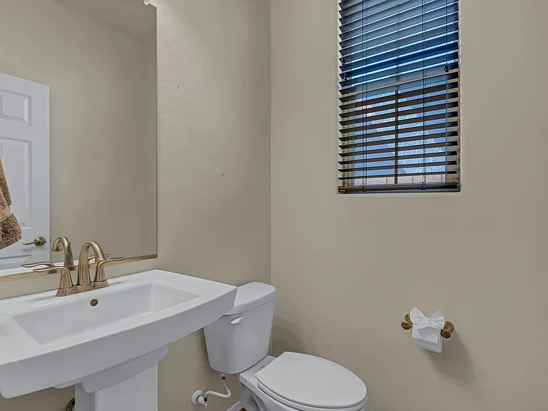 5662 E Butte St — Photo 13