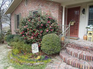 9710 Treasure Hill Rd, Little Rock, AR 72205