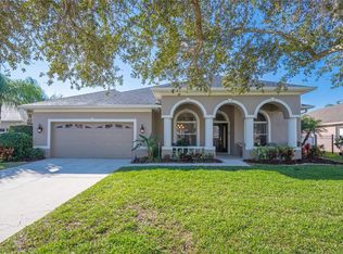 17606 Archland Pass Rd, Lutz, FL 33558