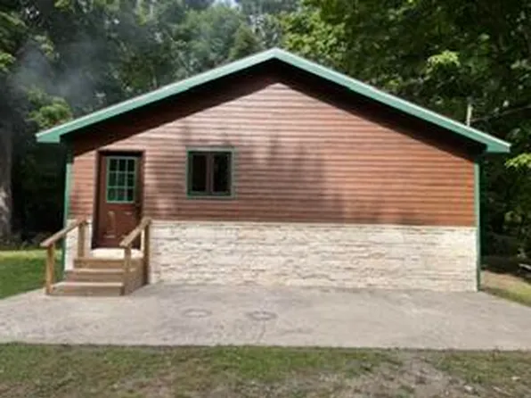 25254 S Raber Rd, Goetzville, MI 49736