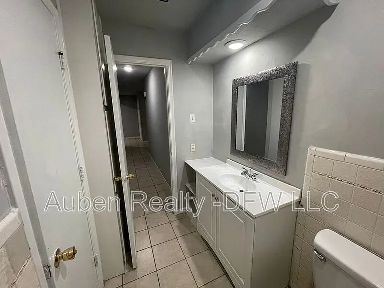 930 Lindy Ct — Photo 6