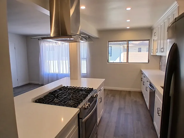 317 Walnut Ave #6 — Photo 17