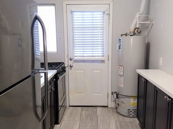 4th image of 114 E Mariposa St APT 4