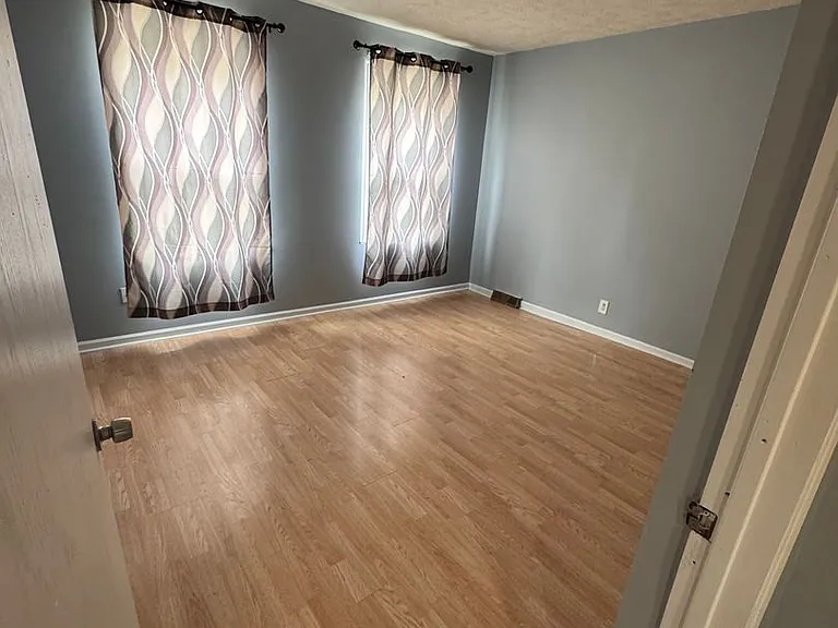 1251 Lafayette Ave NE — Photo 9