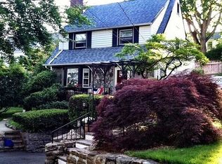 17 Interlaken Ave, New Rochelle, NY 10801