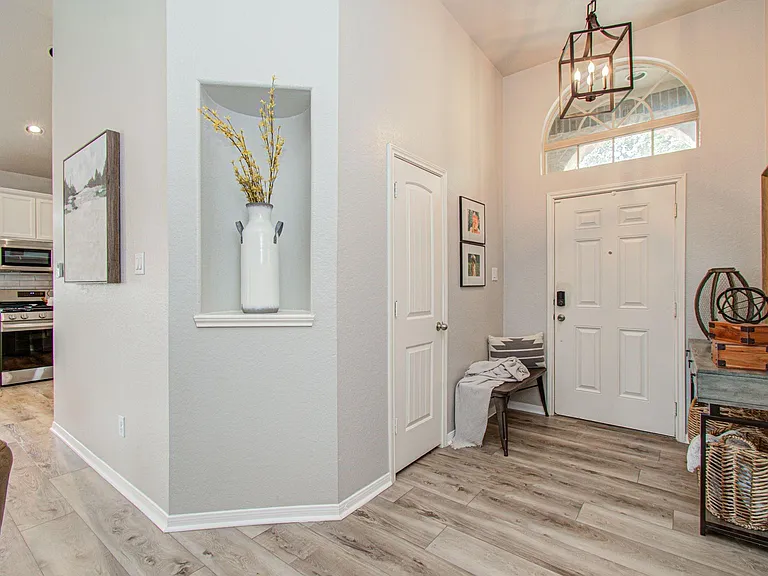 21379 Village Crossing Ln — Photo 2
