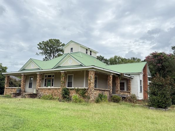208 Magnolia St