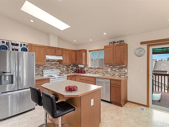 2nd image of 7913 57th St NE