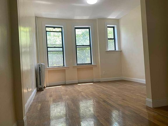 2nd image of 801 Saint Johns Pl #2B