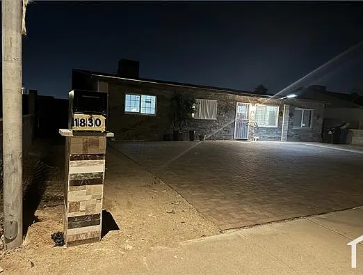 1830 W Alta Vista Rd — Photo 2
