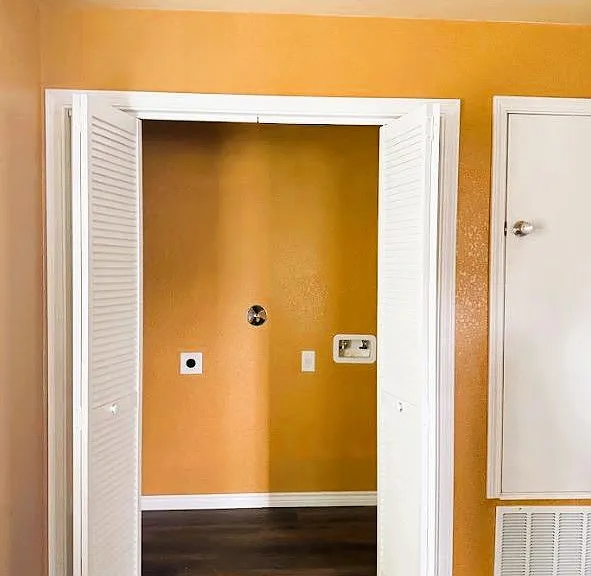 240 W Elm St #A — Photo 12