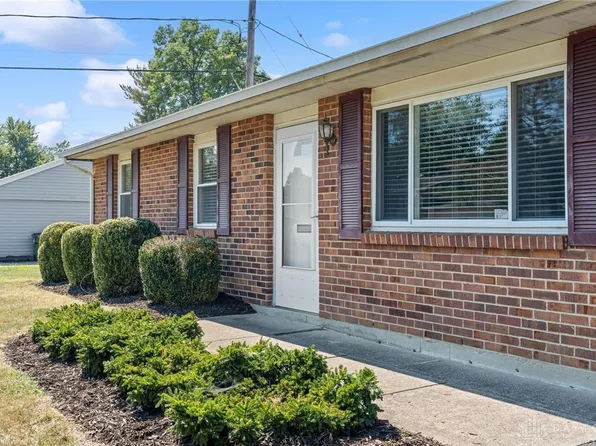 1766 Gayhart St, Xenia, OH 45385