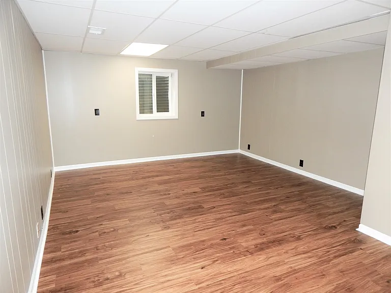 214 Redwood Ct — Photo 9