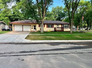 285 5th St, Tracy, MN 56175