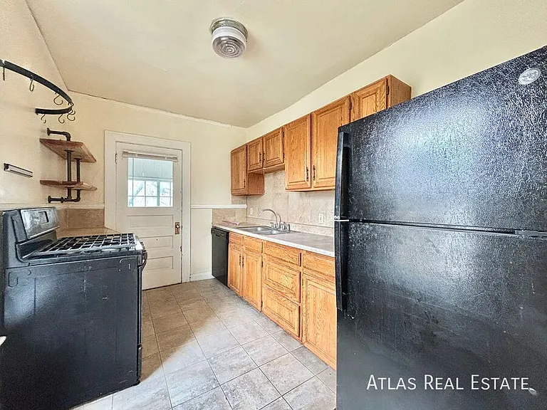 1560 N Gilpin St #1 — Photo 3