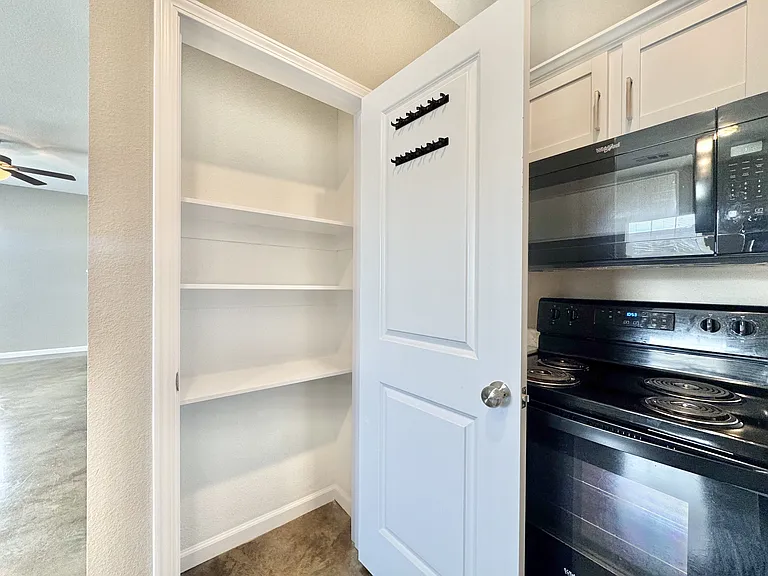 4307 Holcomb Dr #383 — Photo 5