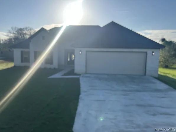 63 Noles Rd, Tallassee, AL 36078