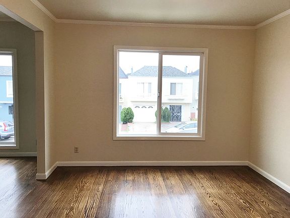 4th image of 32 Riverton Dr